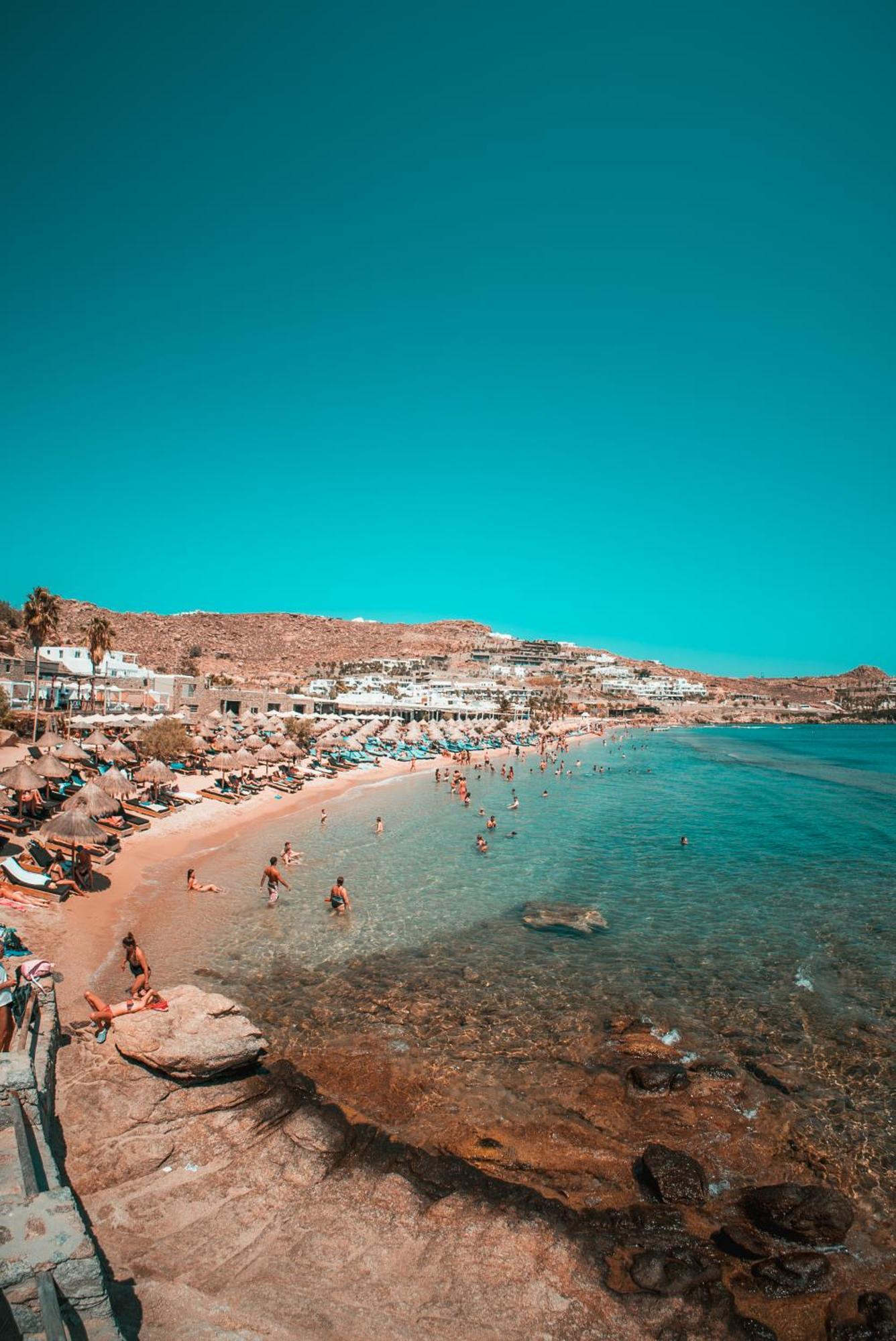 Paradise Πλατύς Γιαλός
